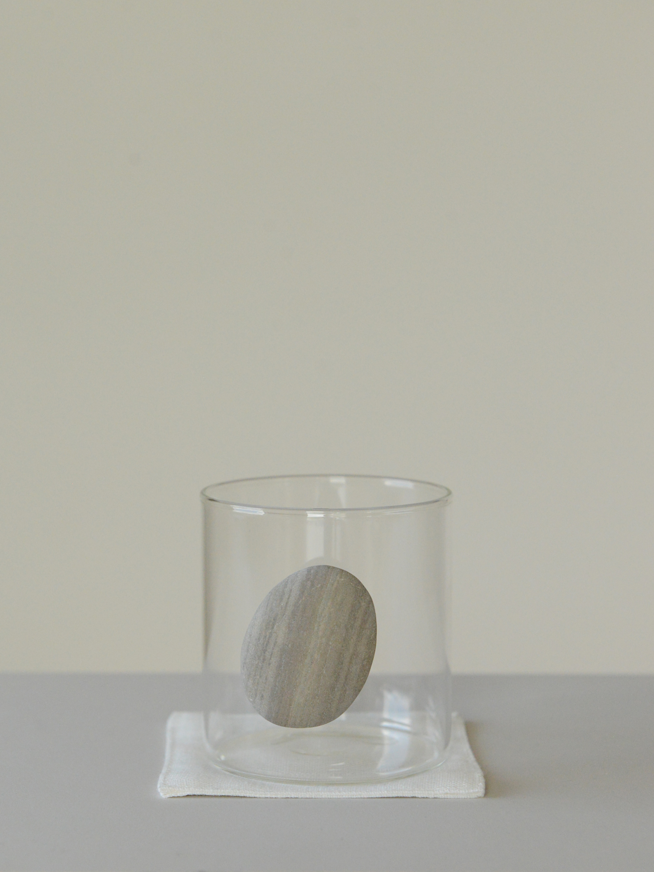 floating stone / 石付きグラス W5