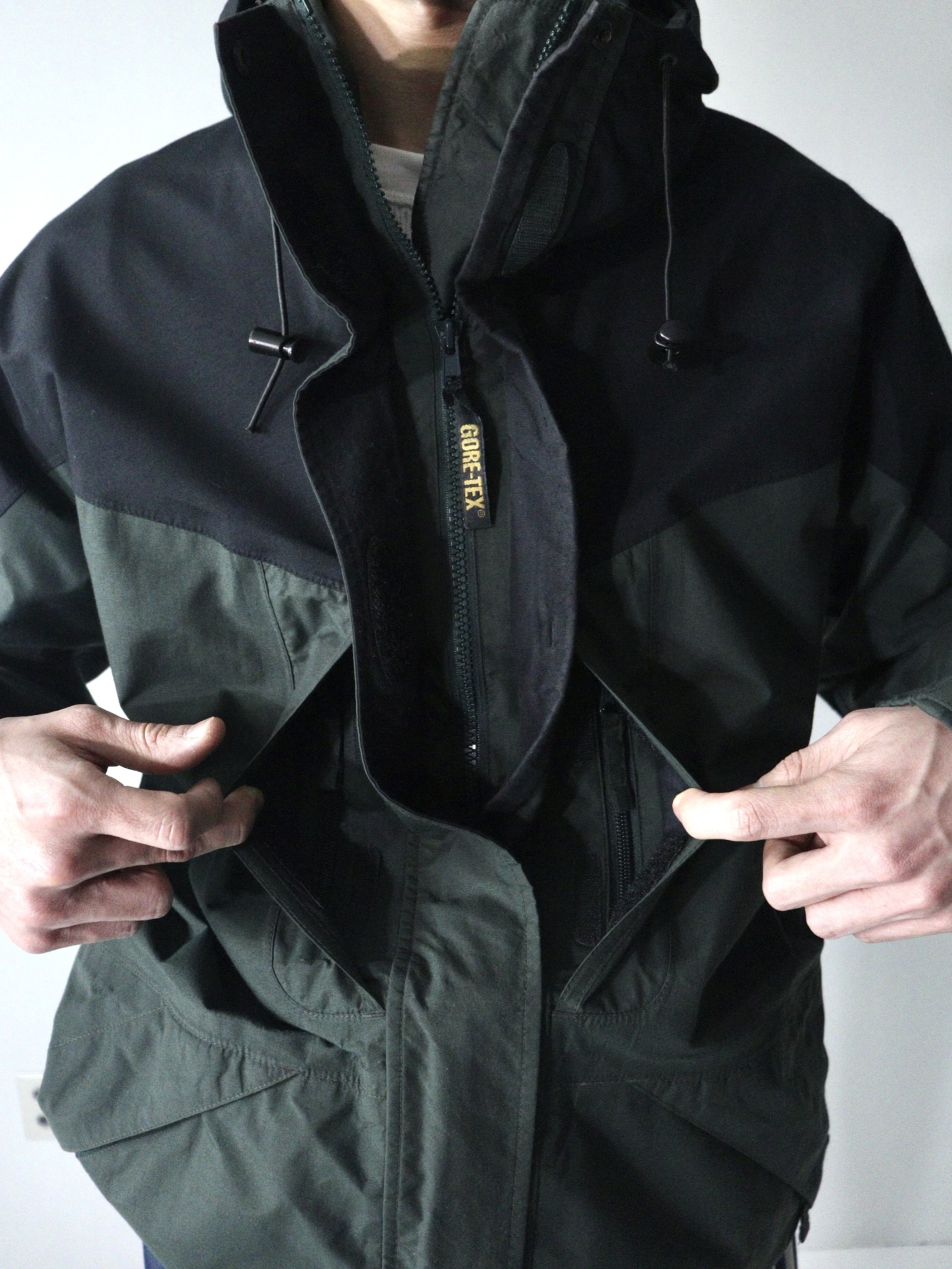 Cabela's GORE-TEX Nylon shell jacket