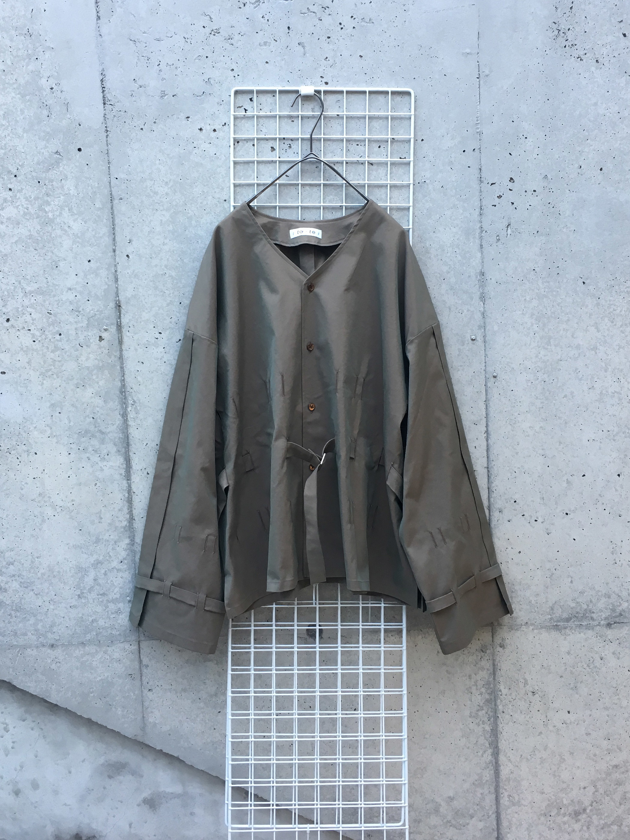 Hole Tuck - Shirt - Khaki - to-te (ツテ)