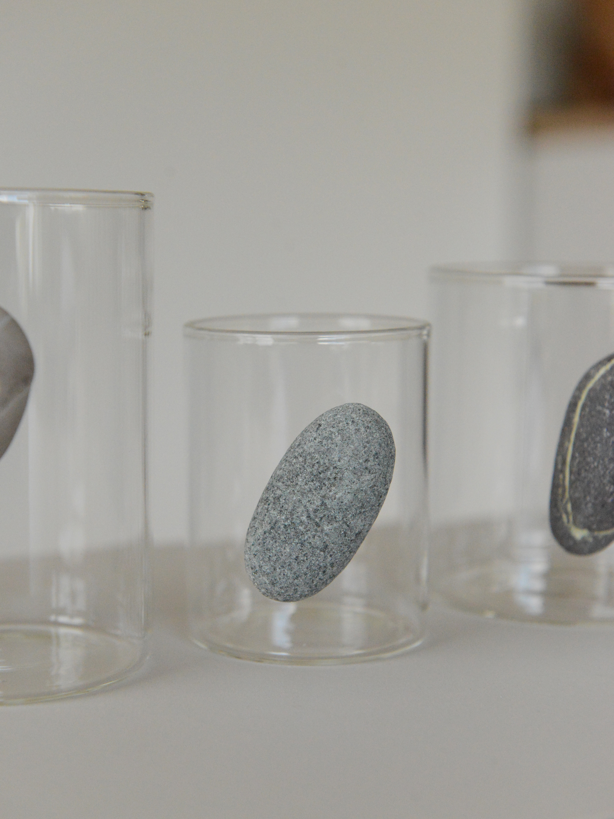 floating stone / 石付きグラス SS5