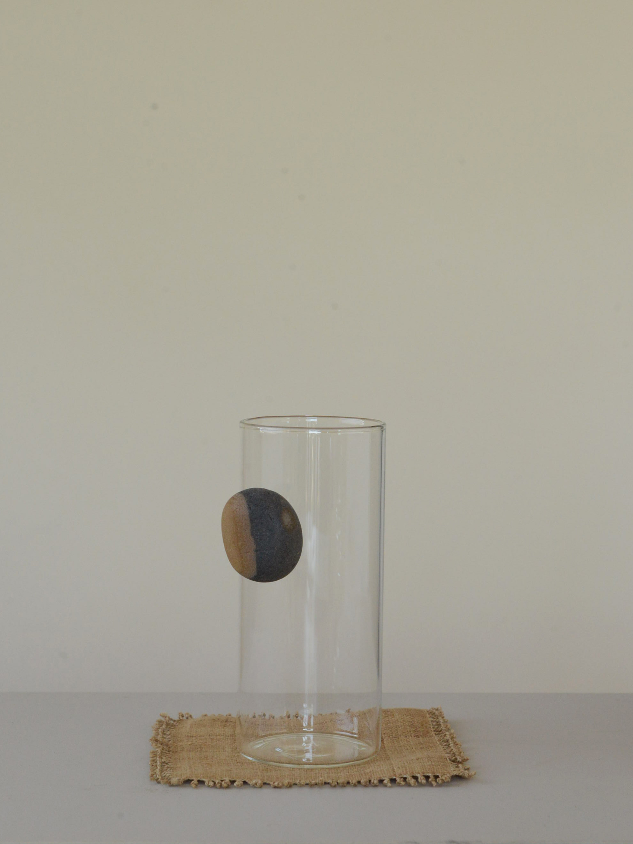 floating stone / 石付きグラス H4