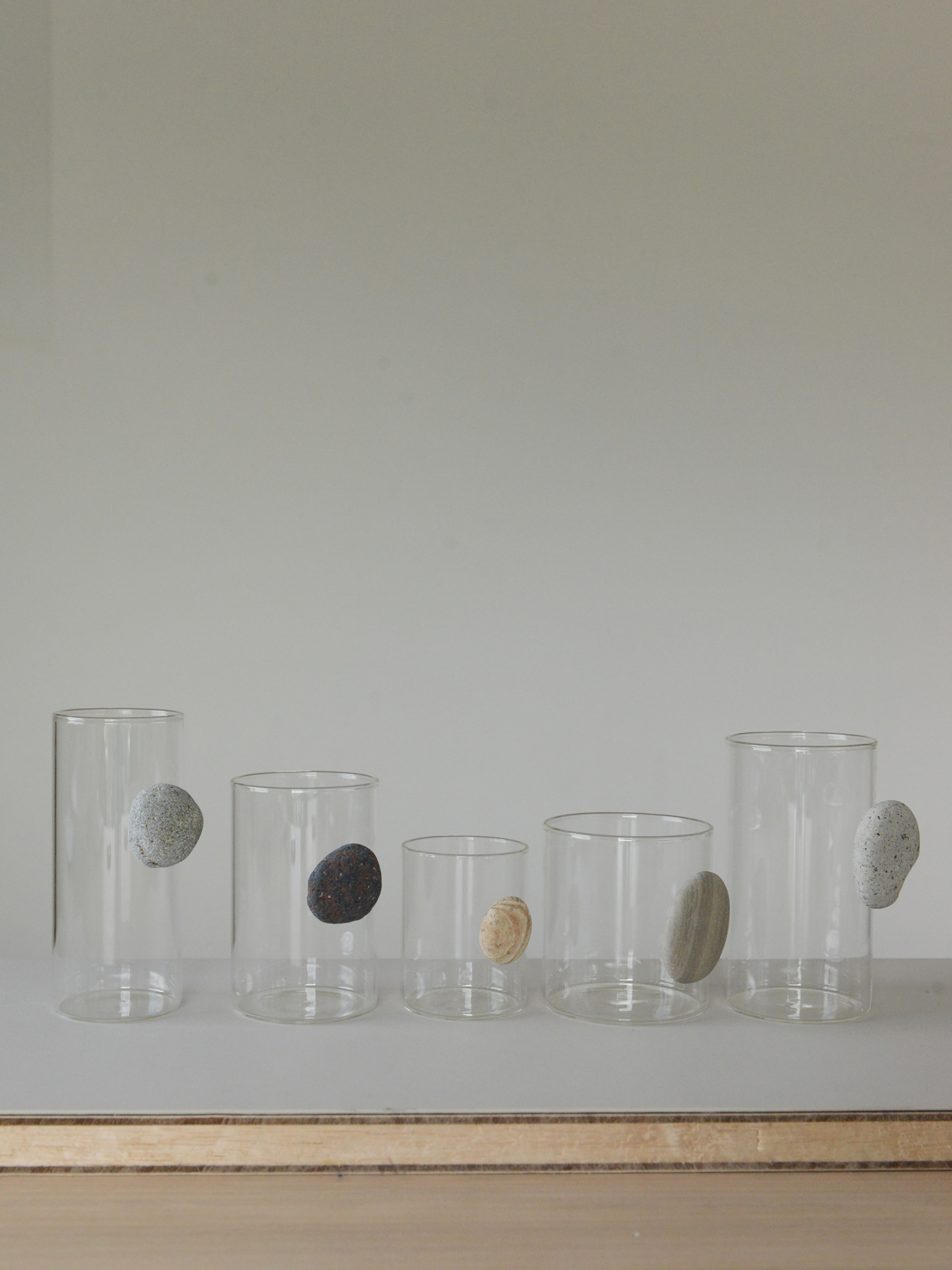 floating stone / 石付きグラス W5
