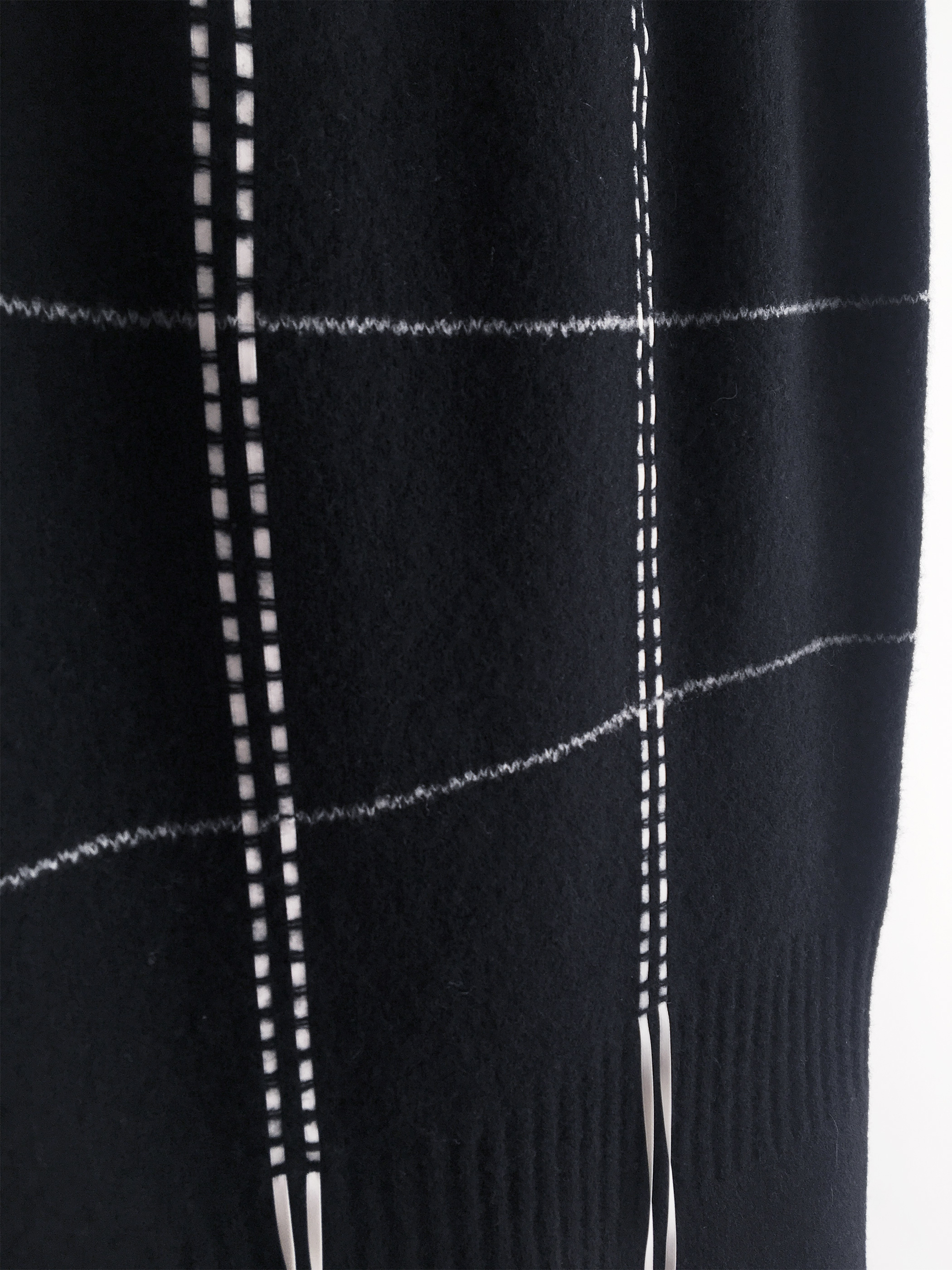 Hand stitched Slit Knit skirt - BLACK - YUKI SHIMANE