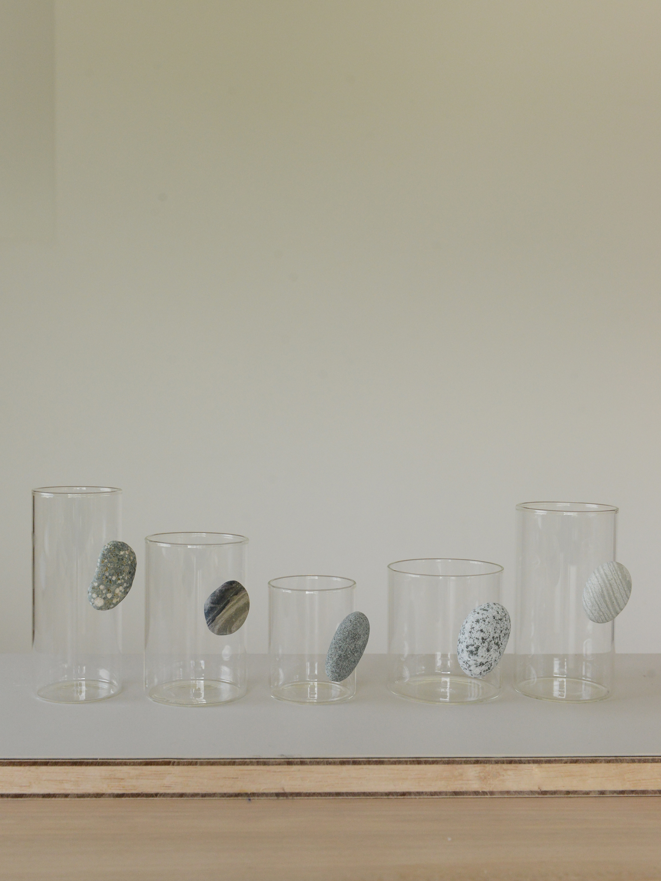 floating stone / 石付きグラス SS5