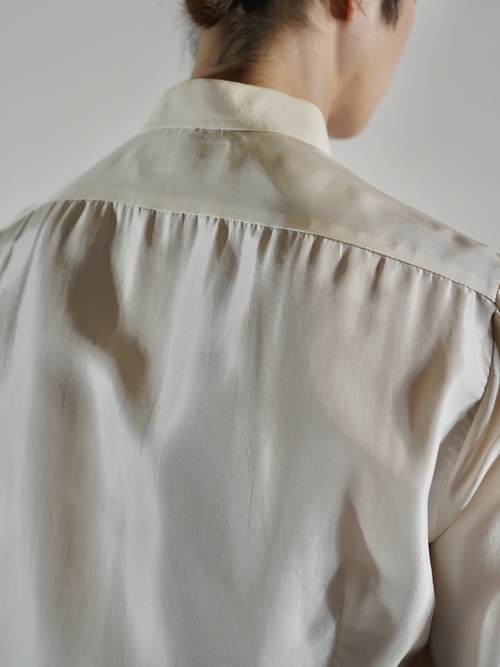 Vintage SAKS FIFTH AVENUE 100% Pure silk satin Dress shirt / Made in Hong Kong