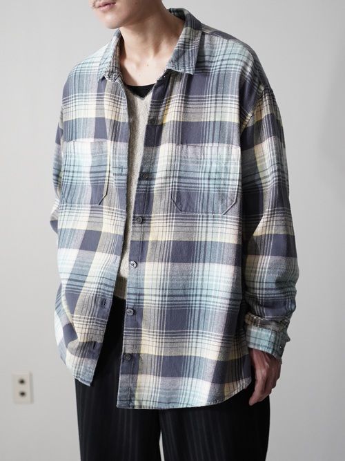 OLD NAVY Wide silhouette pale tone check flannel shirts