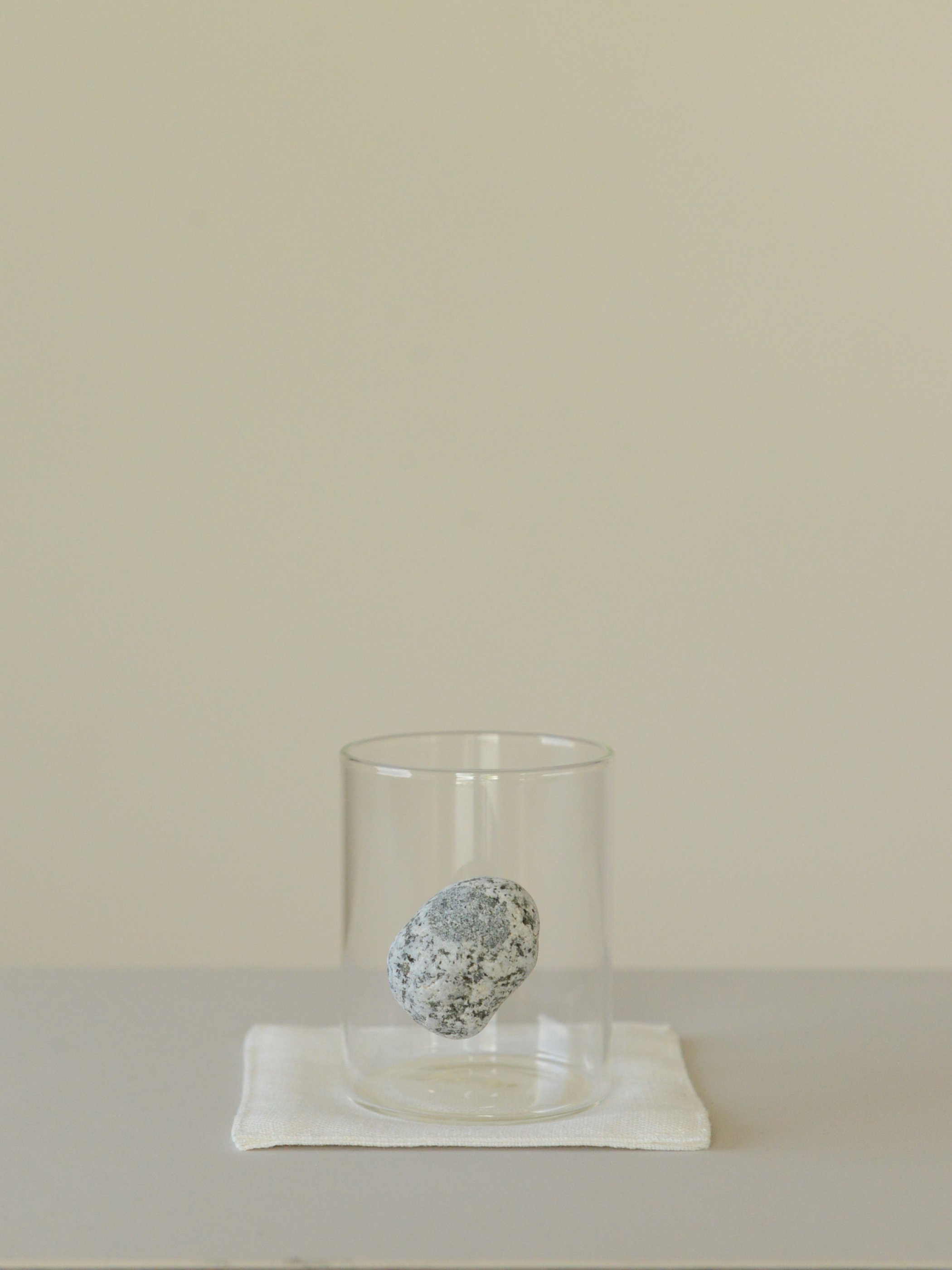 floating stone / 石付きグラス SS2