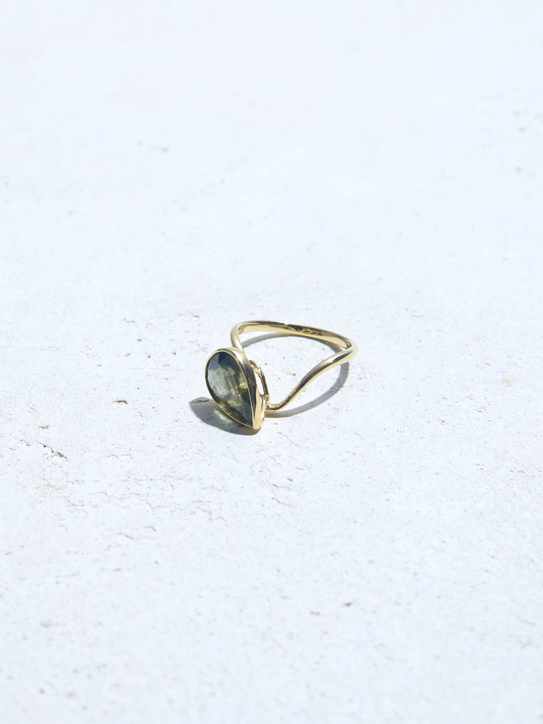 【SOLD OUT】RUTILED PERIDOT RING