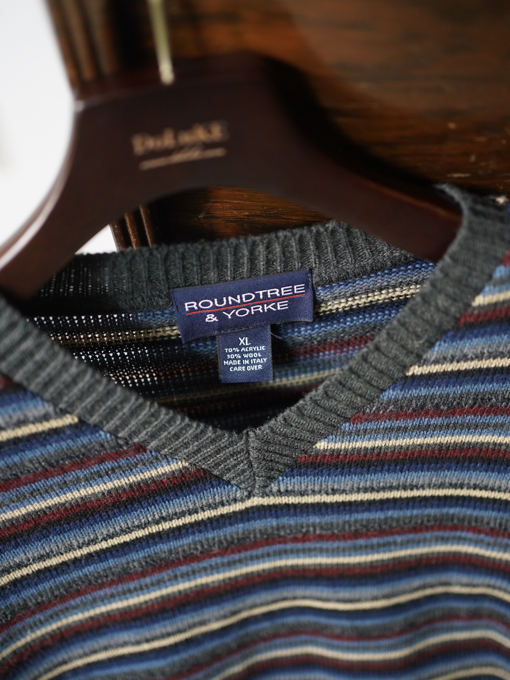 ROUNDTREE&YORKE Acrylic×Wool border V-neck knit sweater/Made in Italy