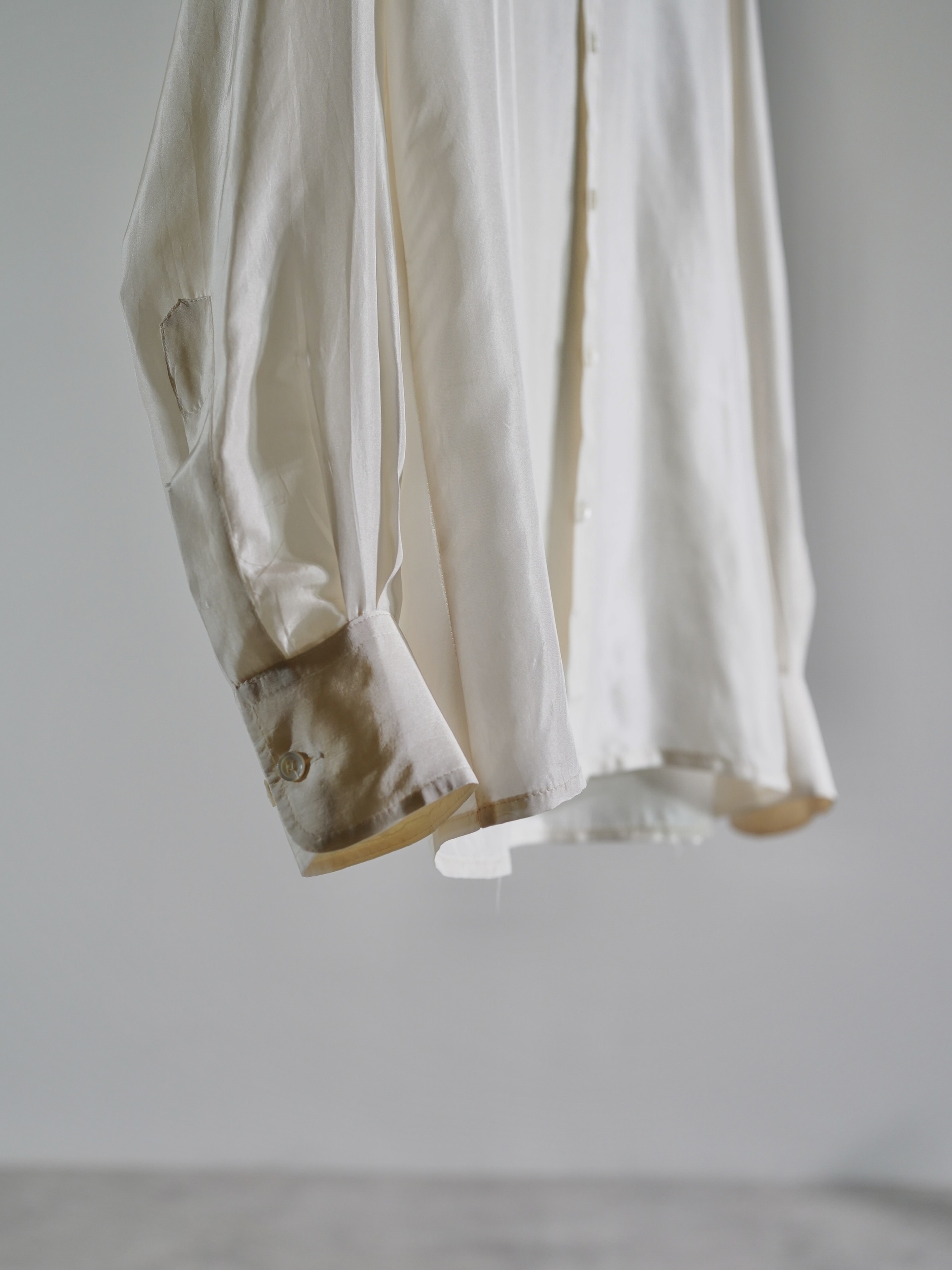 Vintage SAKS FIFTH AVENUE 100% Pure silk satin Dress shirt / Made in Hong Kong