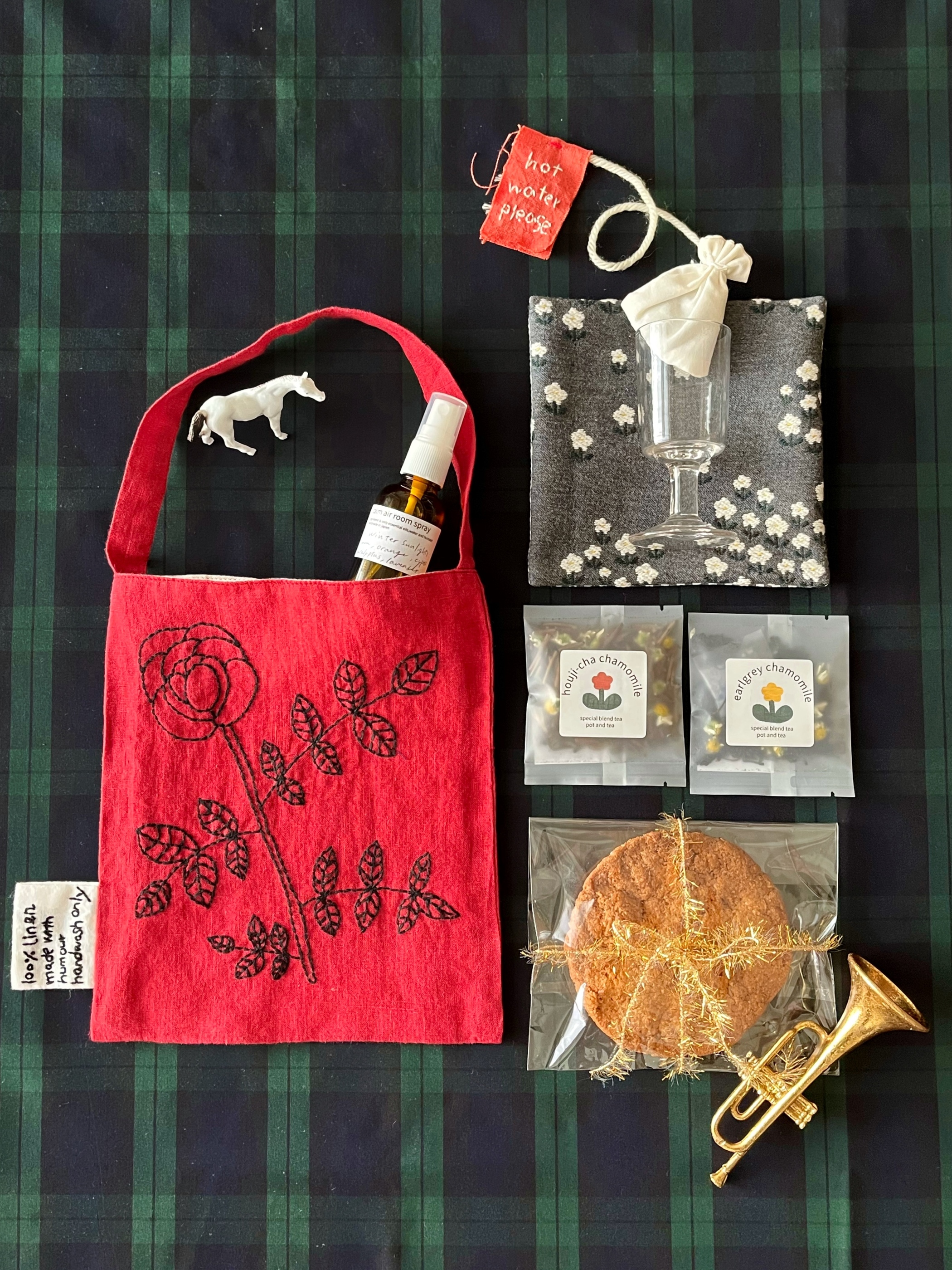 クリスマス限定商品【バラの花ｂｇ赤set】