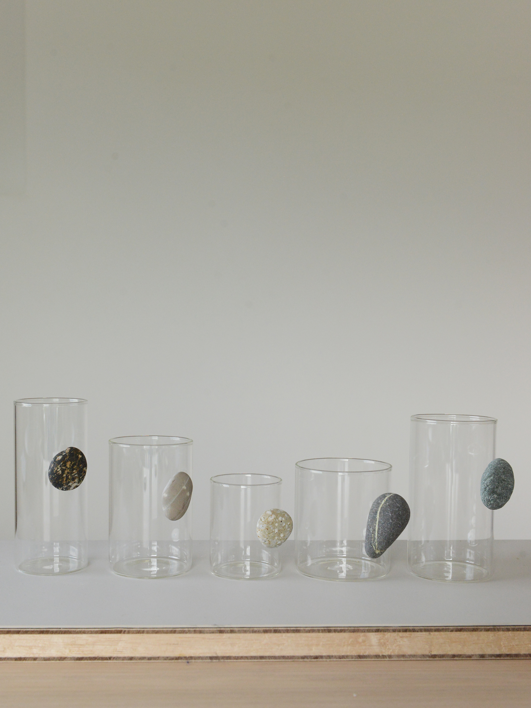 floating stone / 石付きグラス W2
