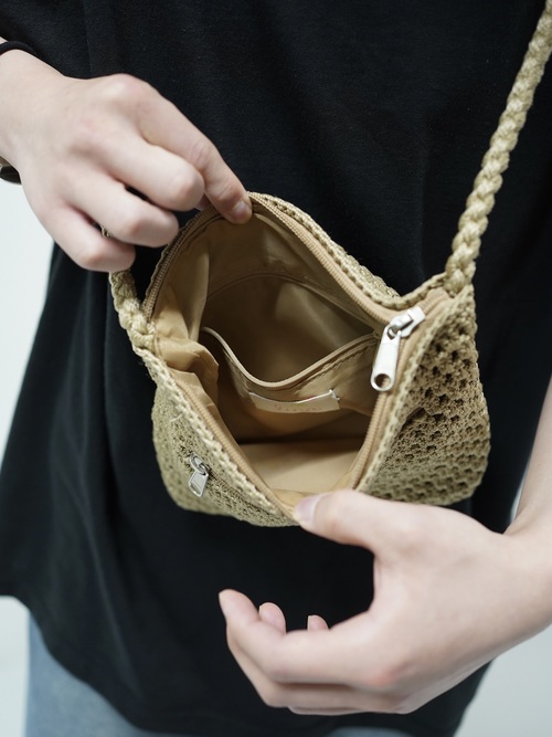 lina crochet pouch