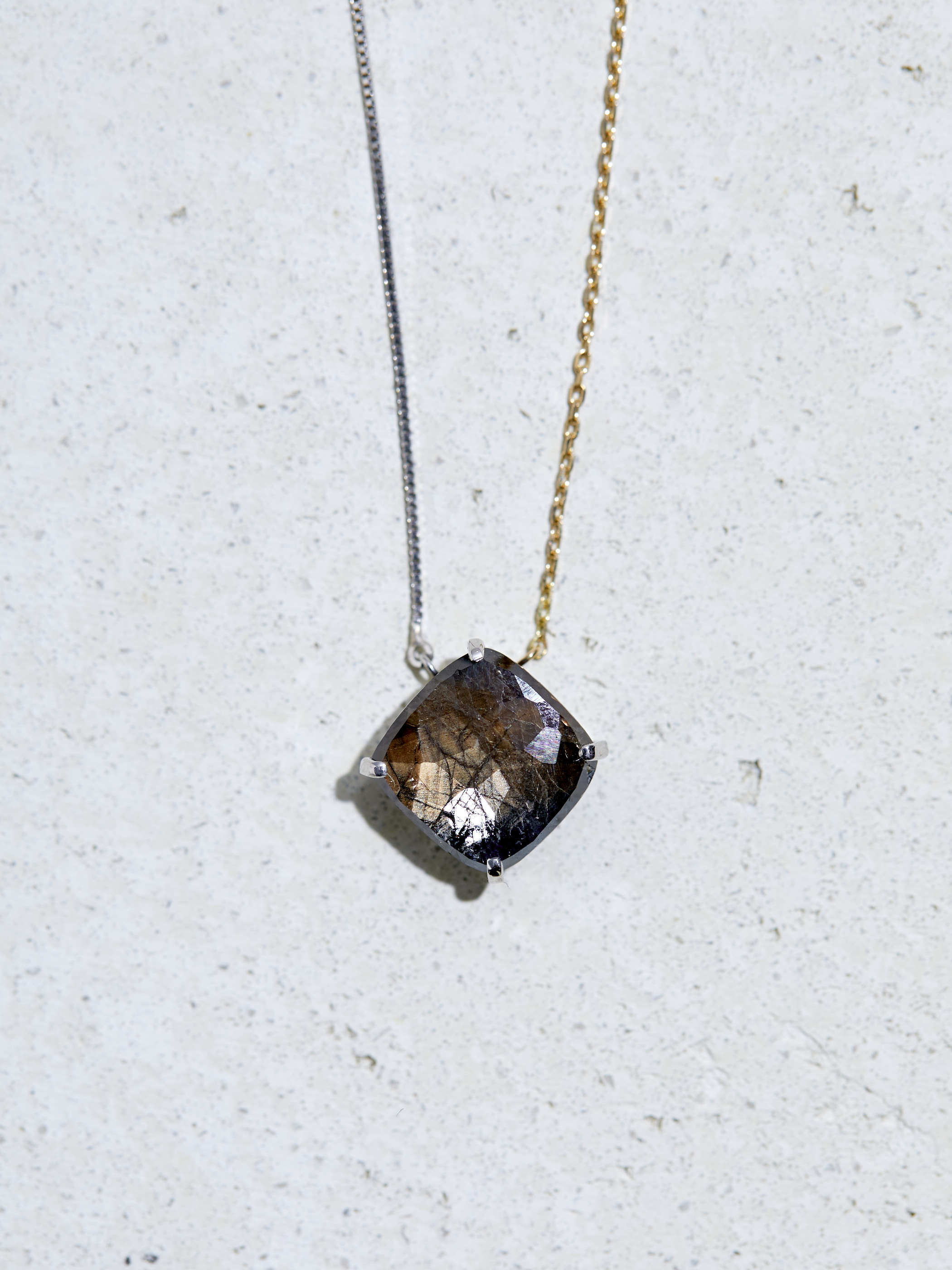 GOLD SHEEN SAPPHIRE NECKLACE_SQUARE