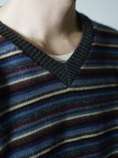 ROUNDTREE&YORKE Acrylic×Wool border V-neck knit sweater/Made in Italy