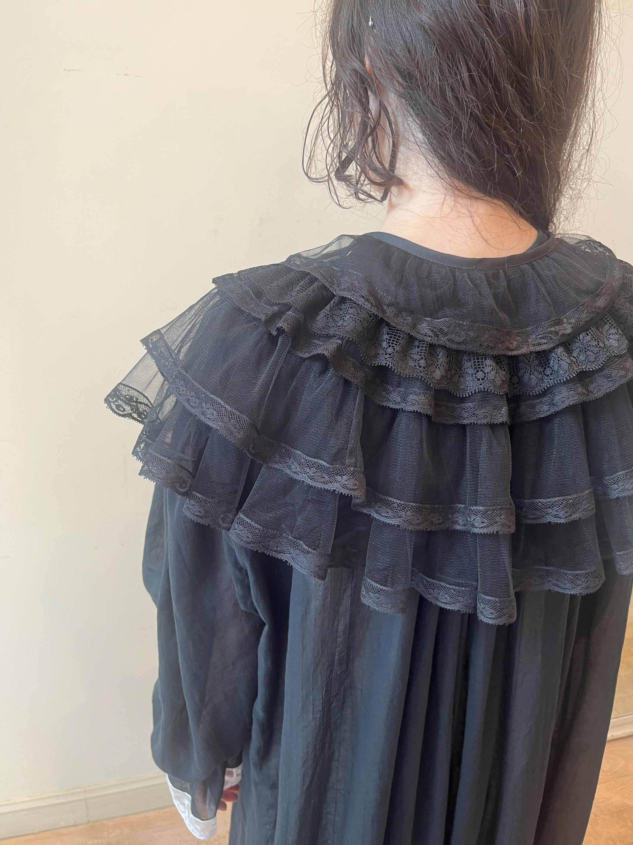tulle frill collar