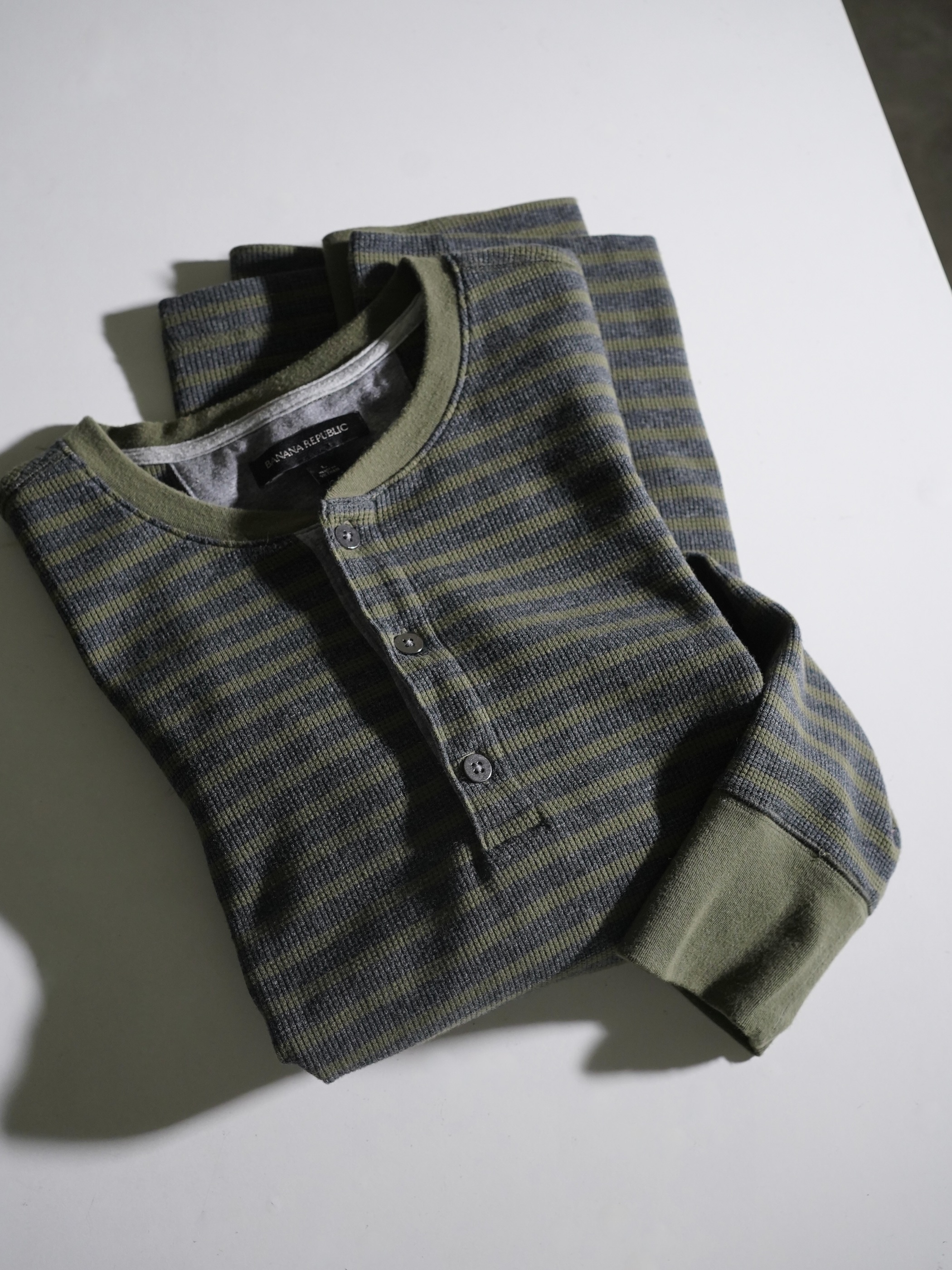 00's BANANA REPUBLIC henry border thermal cut sew