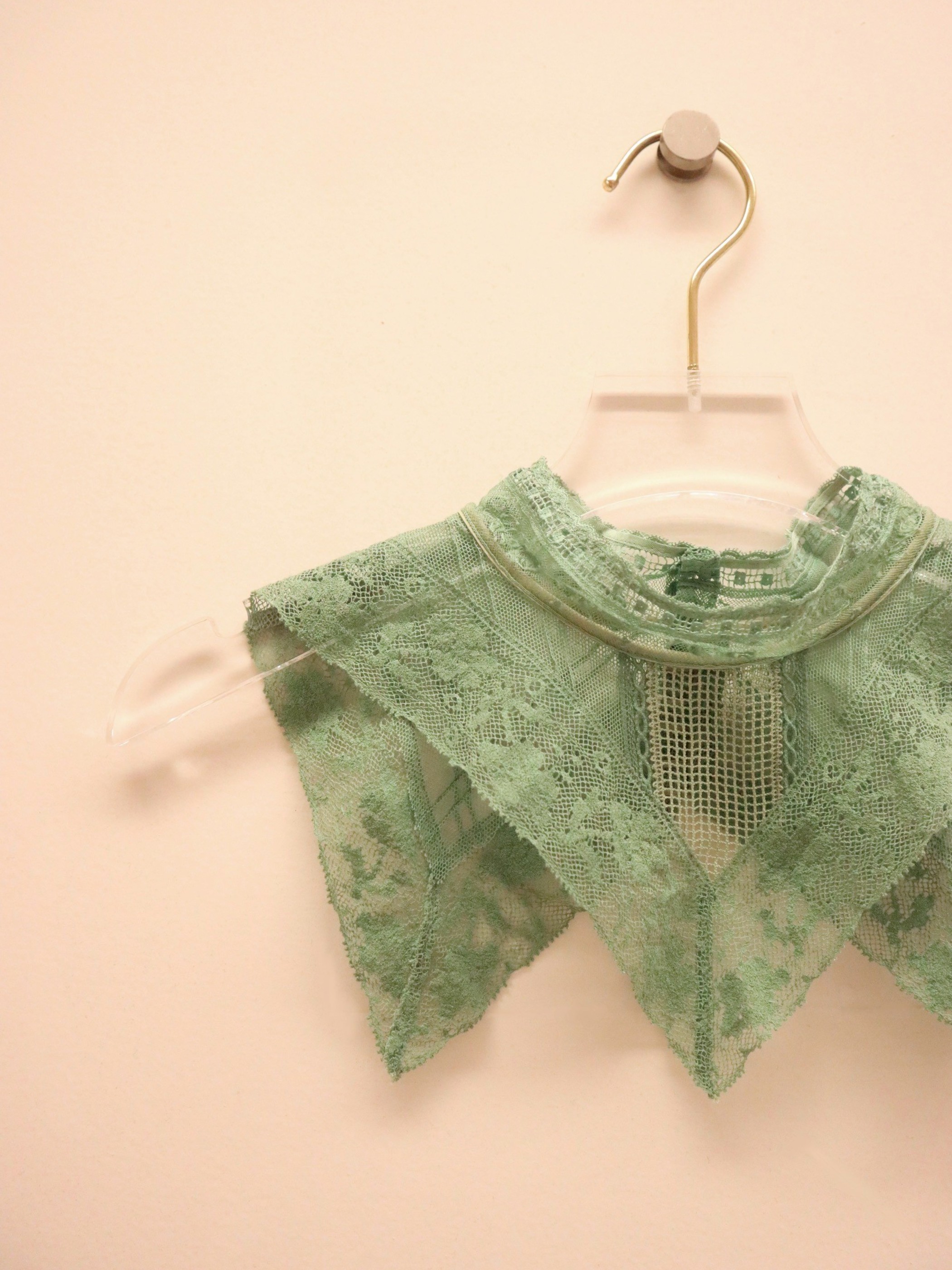 triangle collar