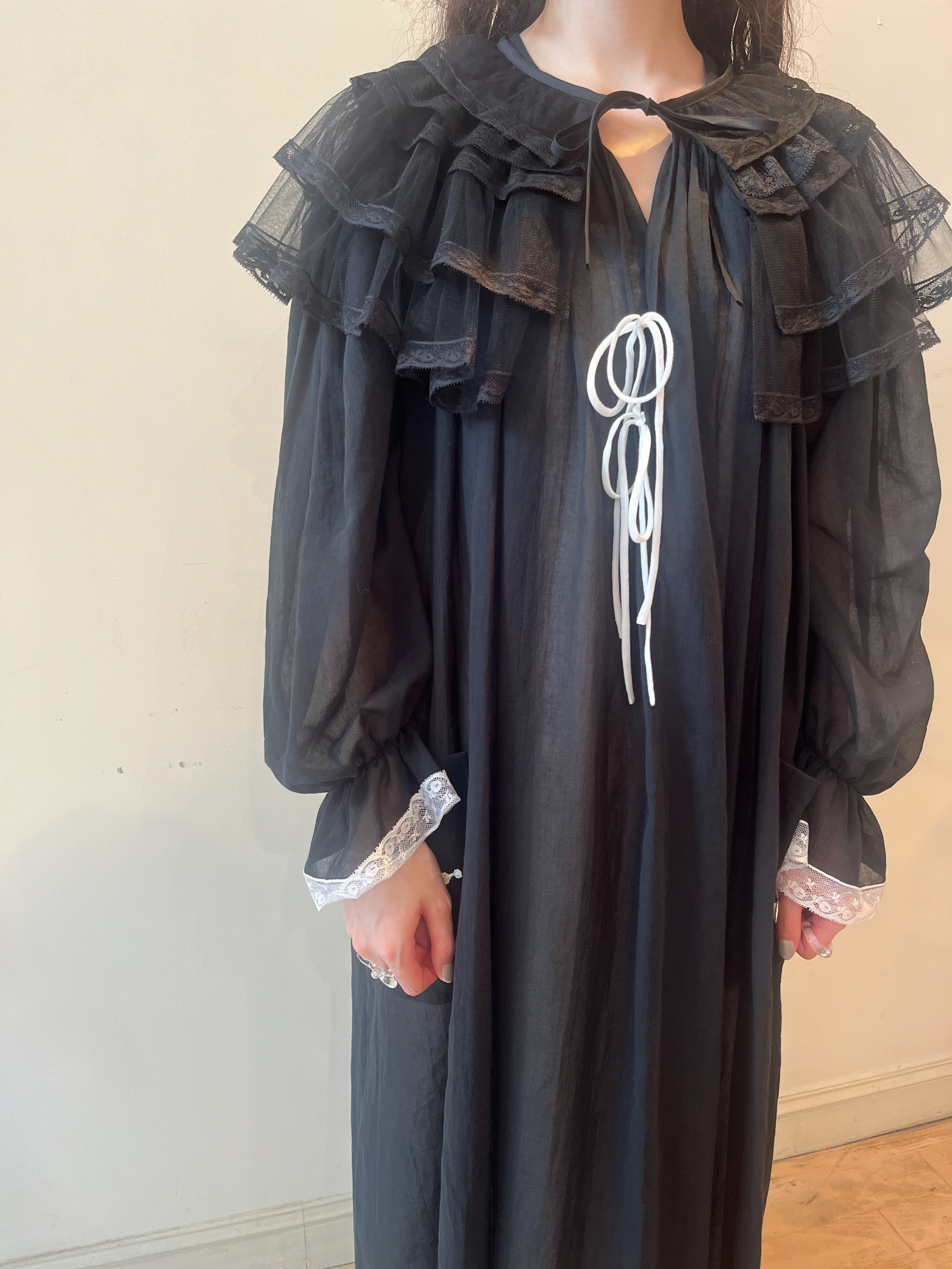 tulle frill collar