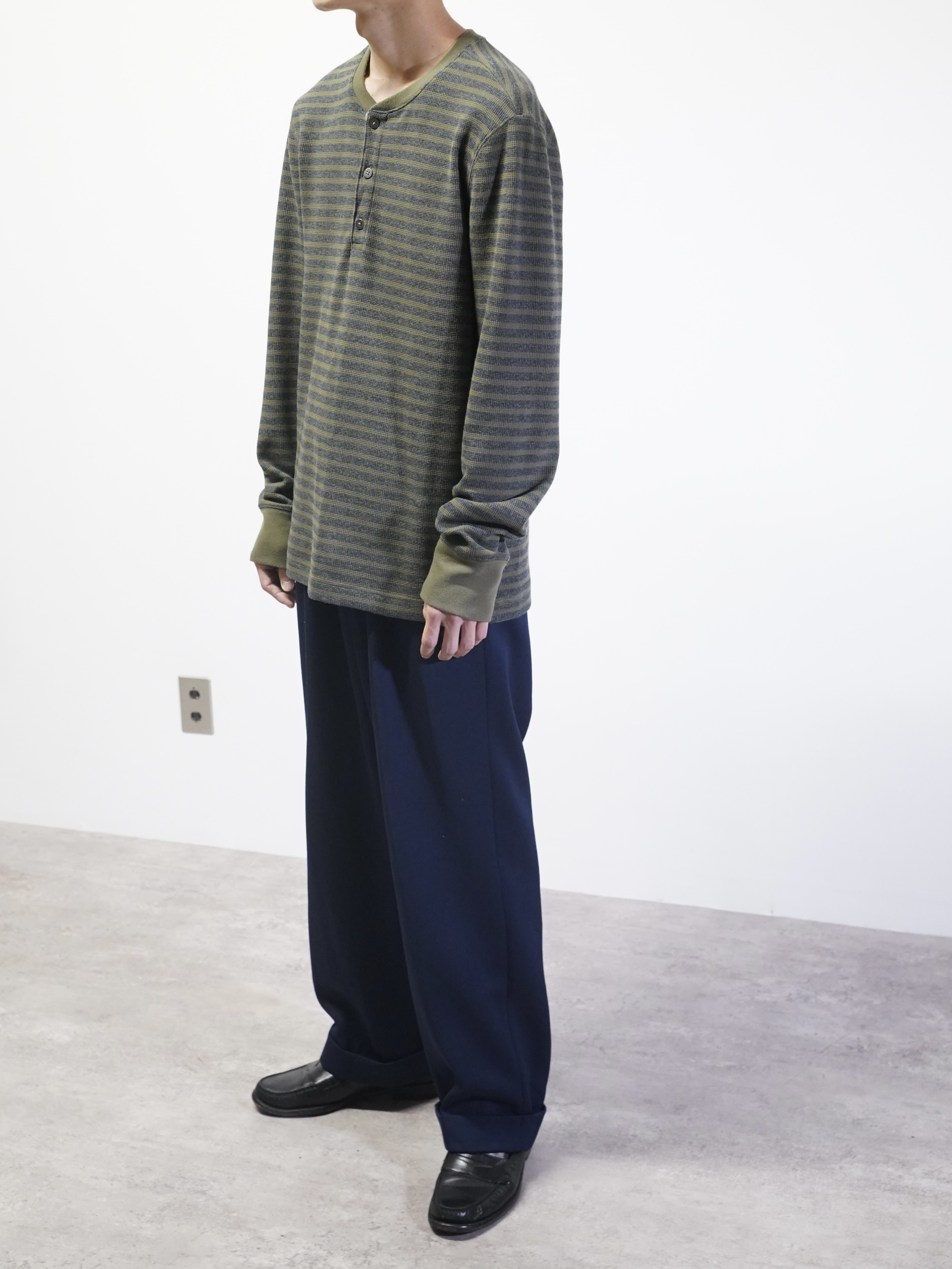 00's BANANA REPUBLIC henry border thermal cut sew
