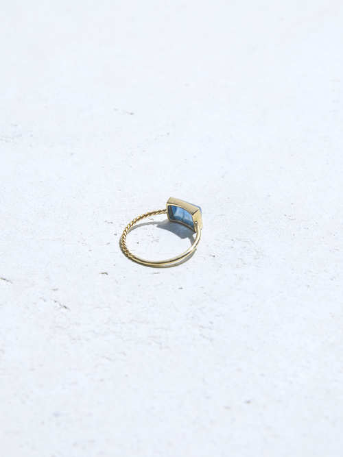 【SOLD OUT】SQUARE KYANITE RING