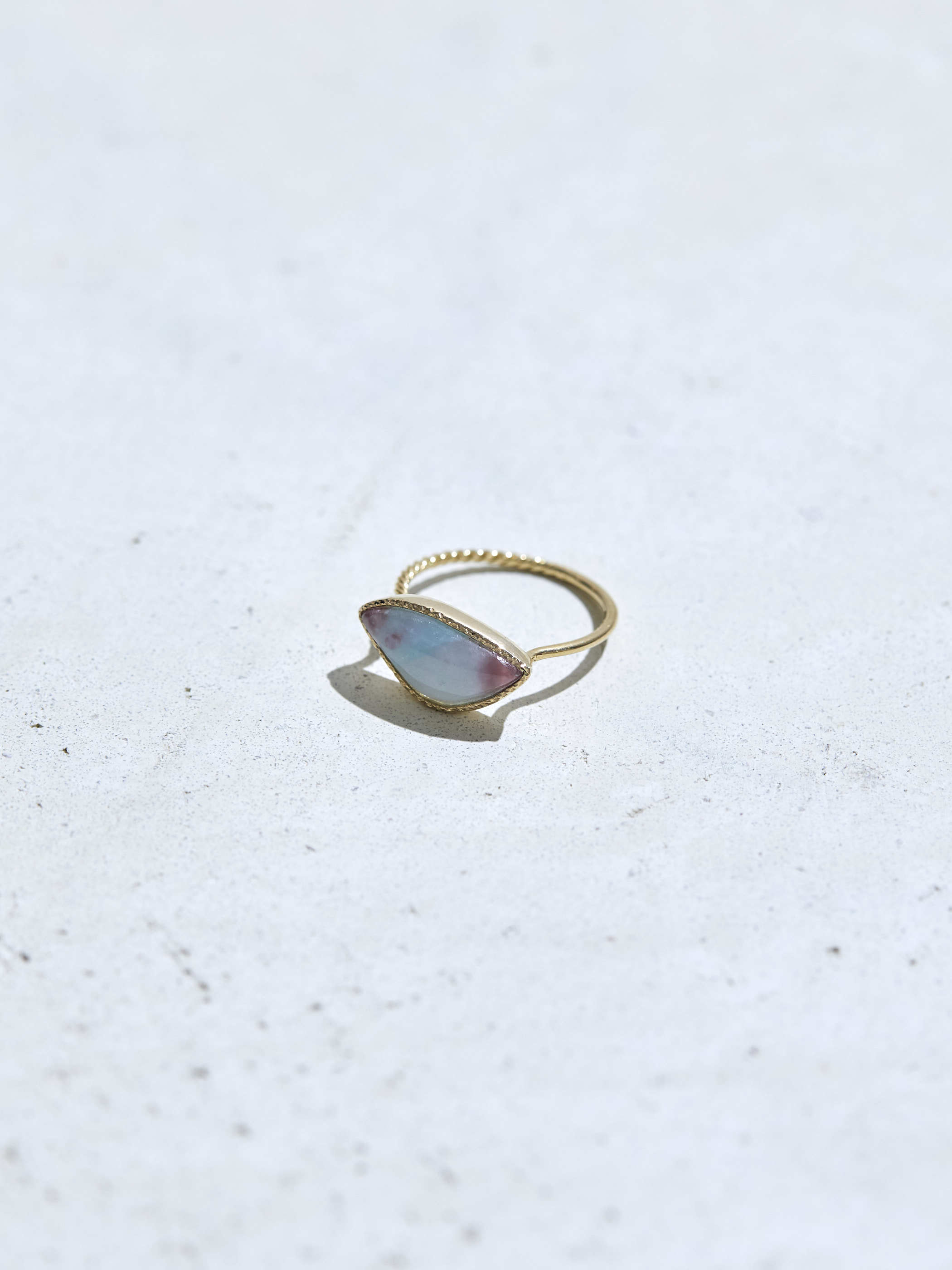 【SOLD OUT】PARAIBA TOURMALINE IN QUARTZ FRUITY RING