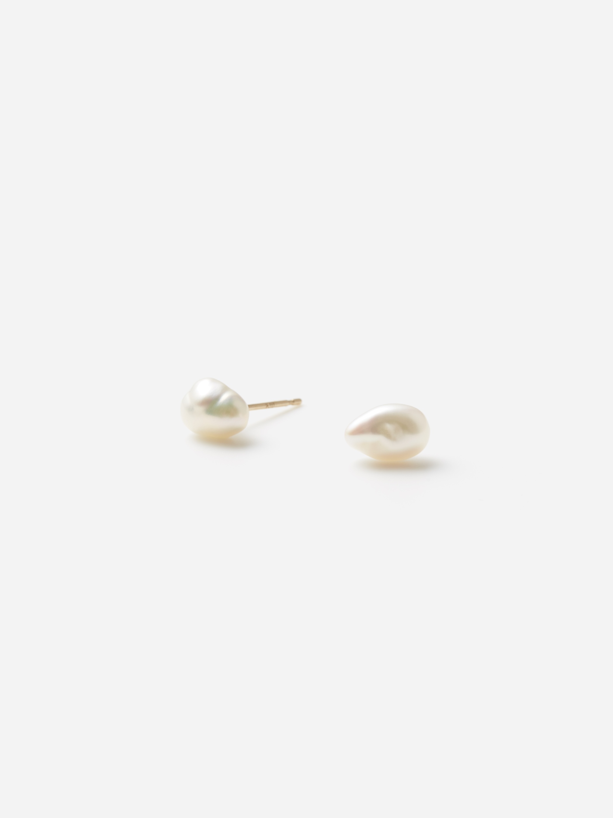 Yoriko Mitsuhashi / Pearl earrings - gallery deux poissons online