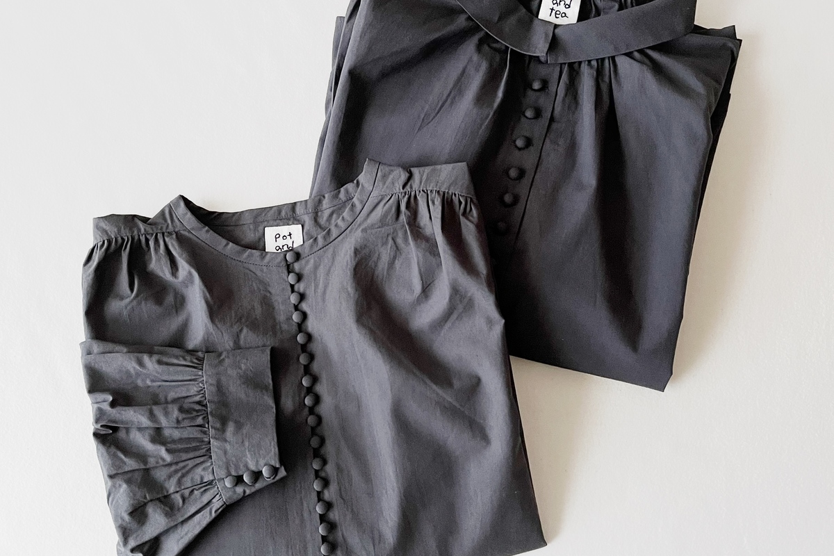 c*5様 pot and tea ♡ 釦たくさんブラウス 新品タグ付24,200 pot and tea ポットアンドティー 釦たくさんブラウス（M）