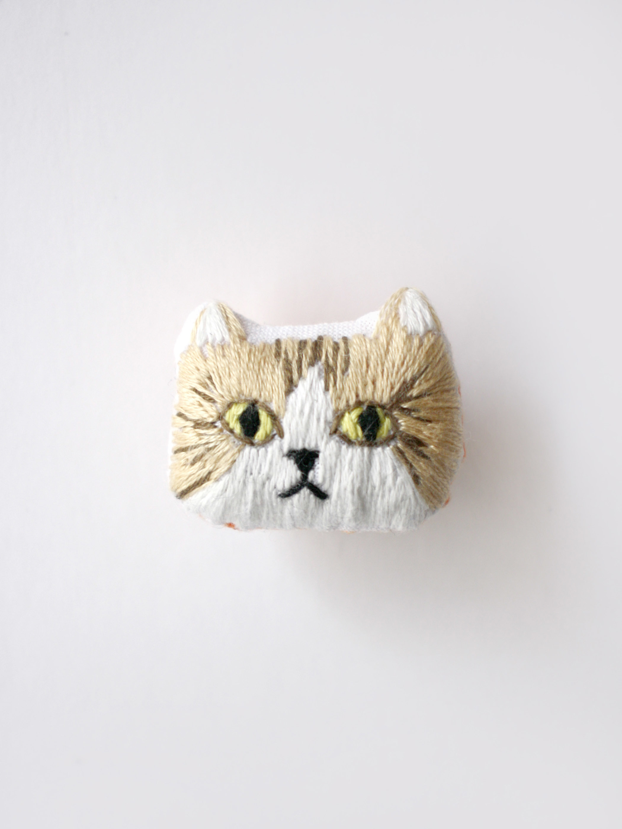 Tapiestyle Online Shop タピエスタイル通販 Quot Urara Quot 刺繍ブローチ