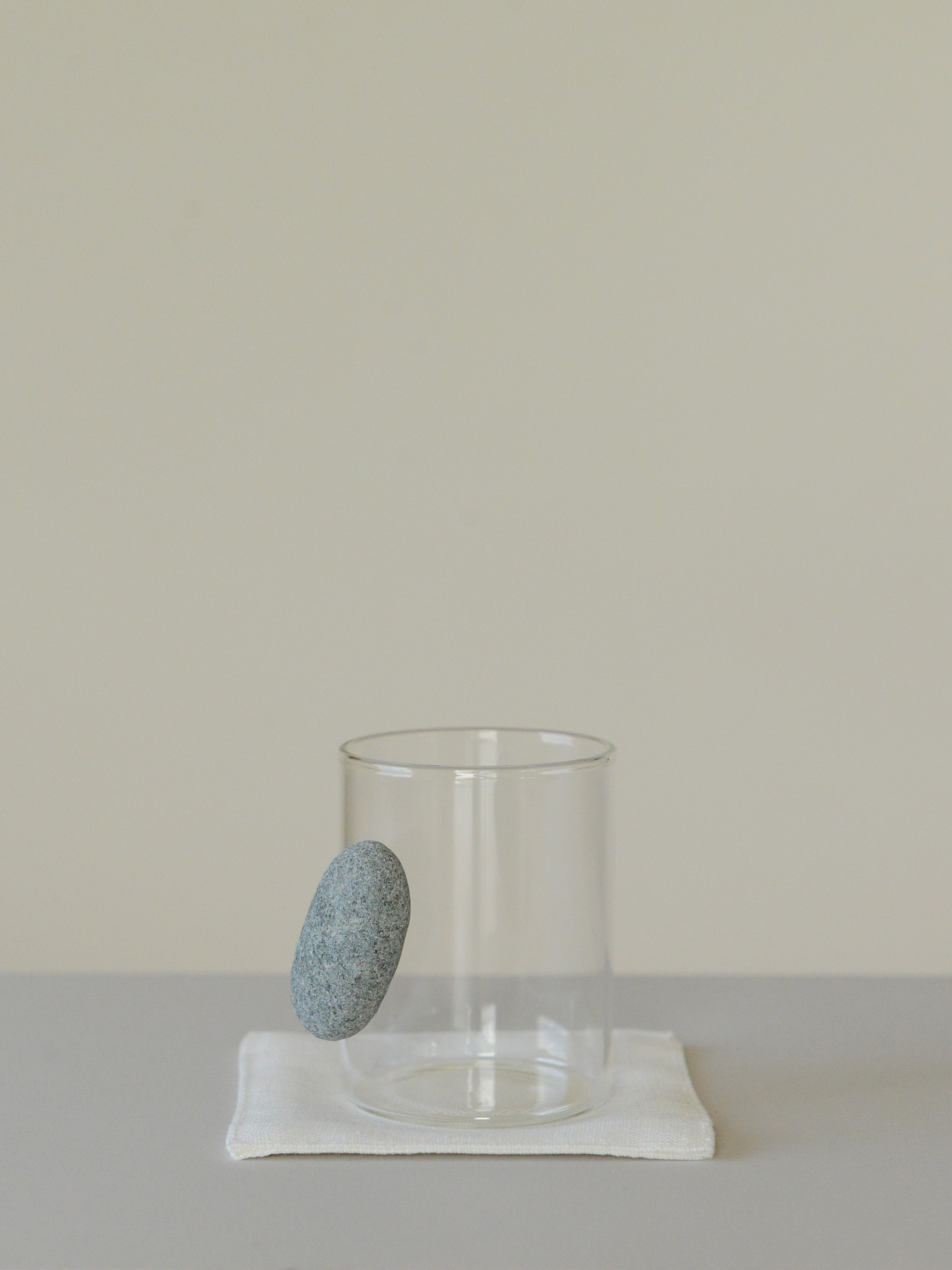 floating stone / 石付きグラス SS5
