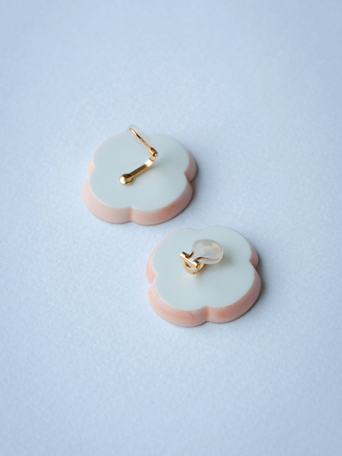 01 絵付 牡丹/Peony Mokkou Earrings - White