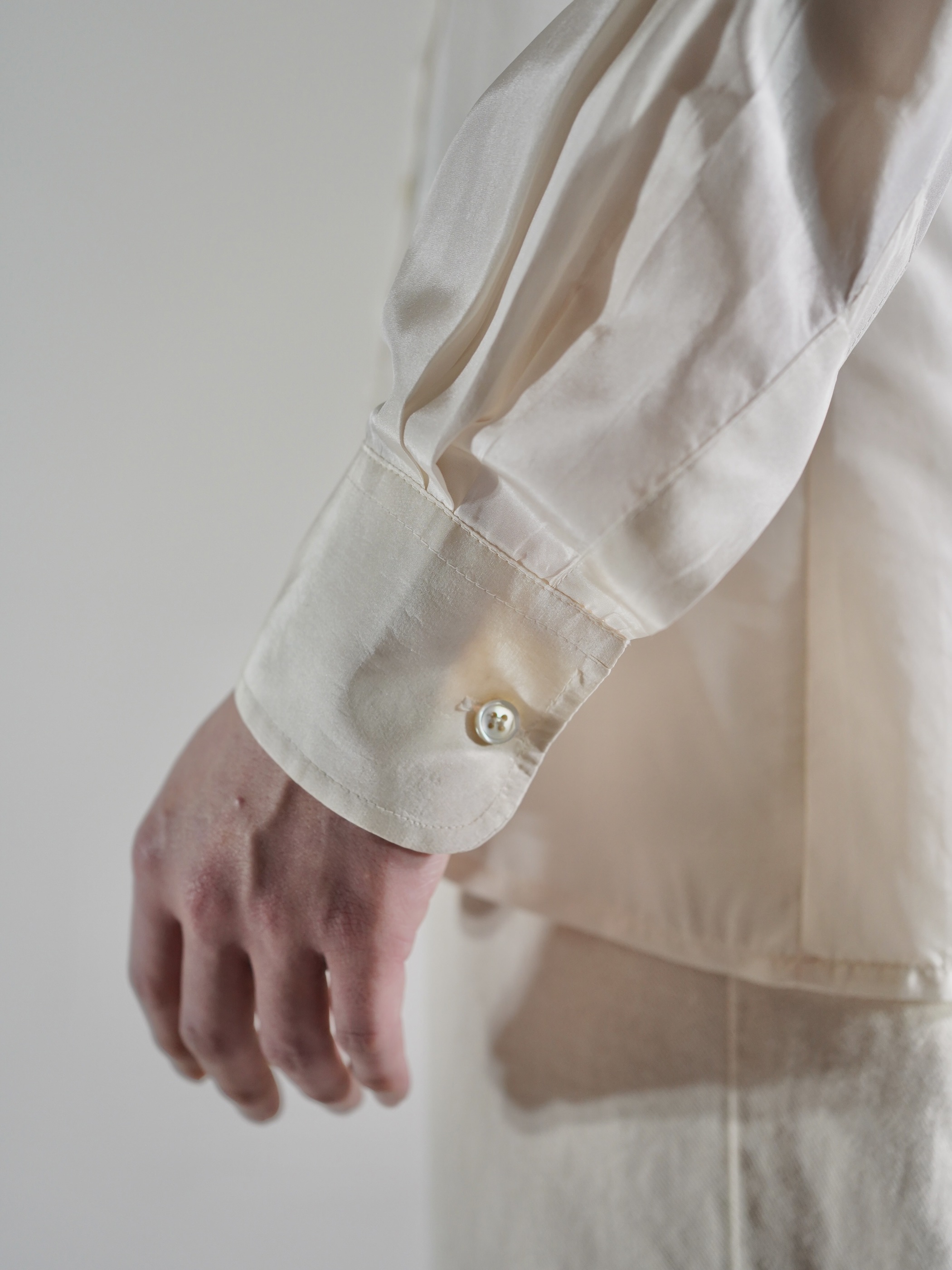 Vintage SAKS FIFTH AVENUE 100% Pure silk satin Dress shirt / Made in Hong Kong