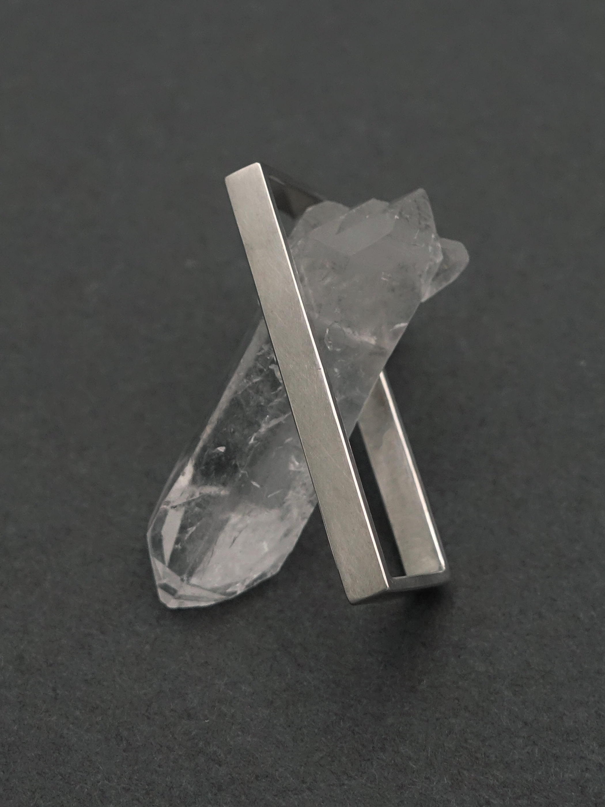 〈INSIDE〉quartz earring L