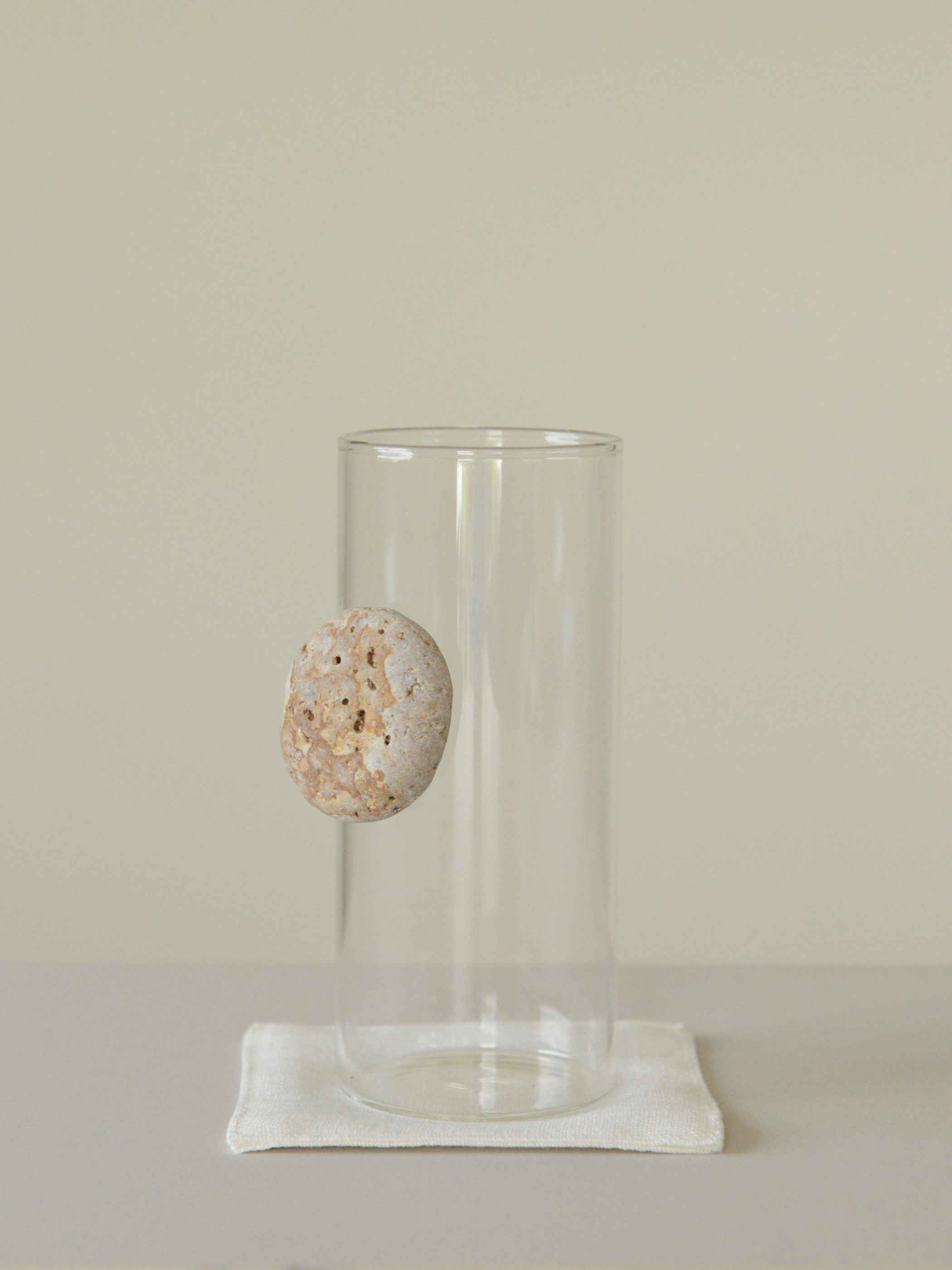 floating stone / 石付きグラス H2