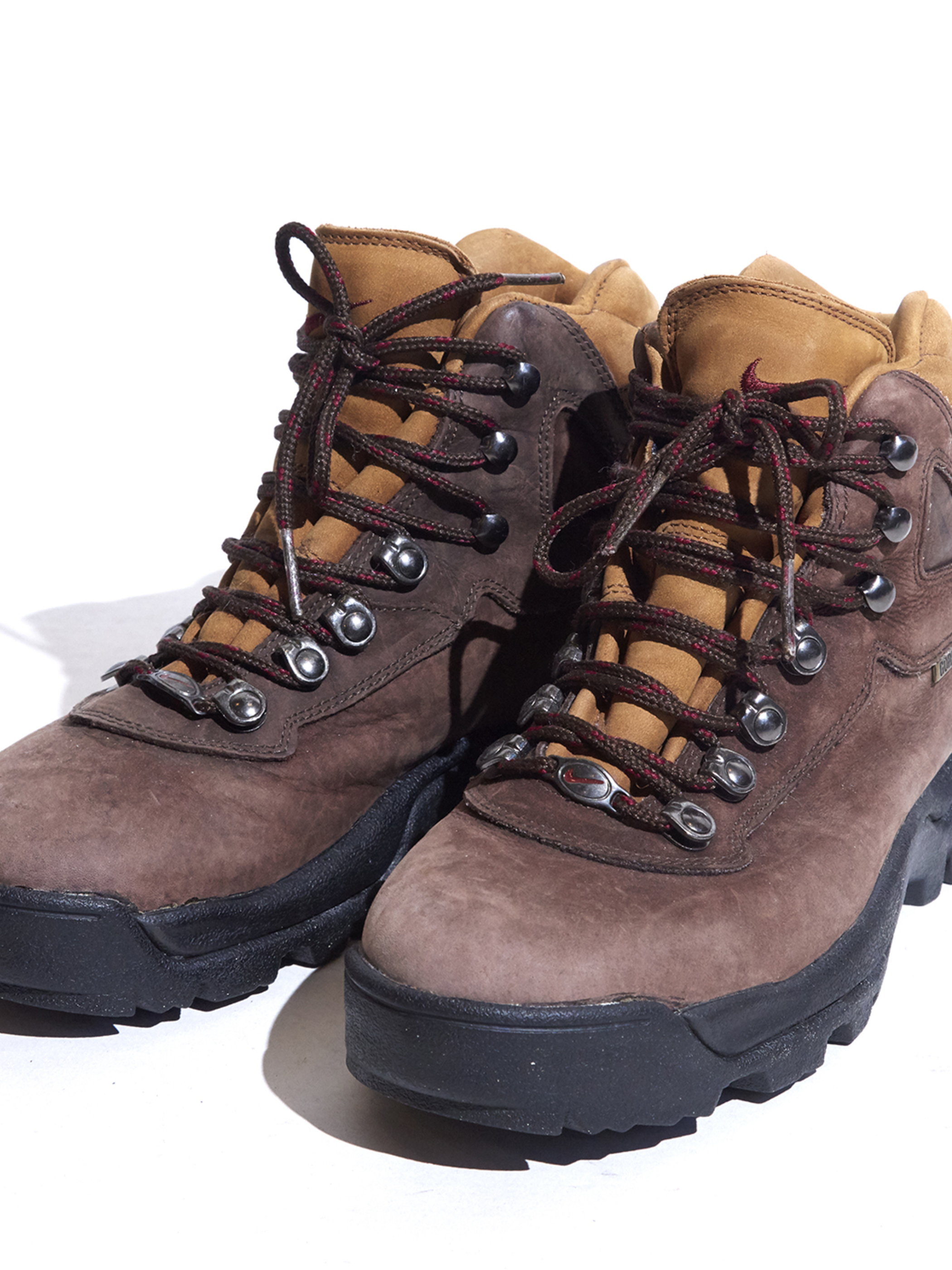 acg hiking boots