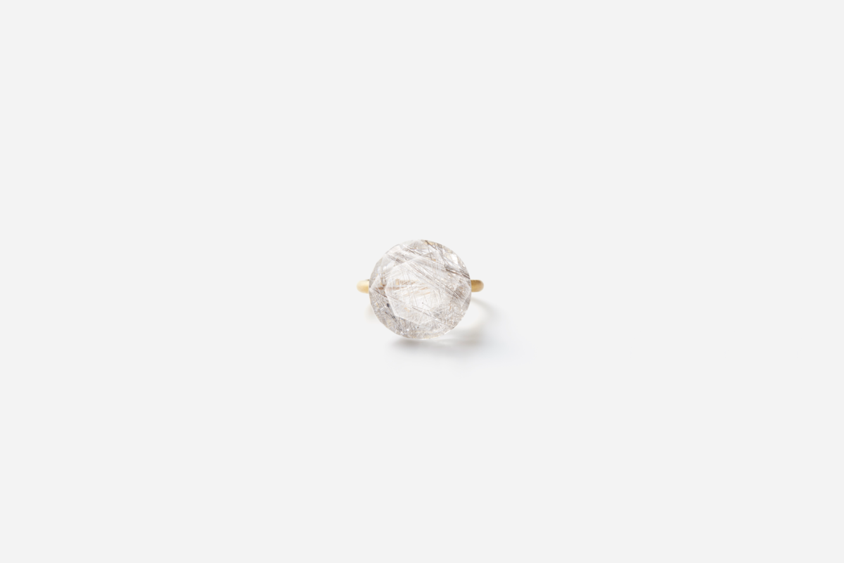 Wataru Yamazaki (ワタルヤマザキ) Camellia leaf pierce