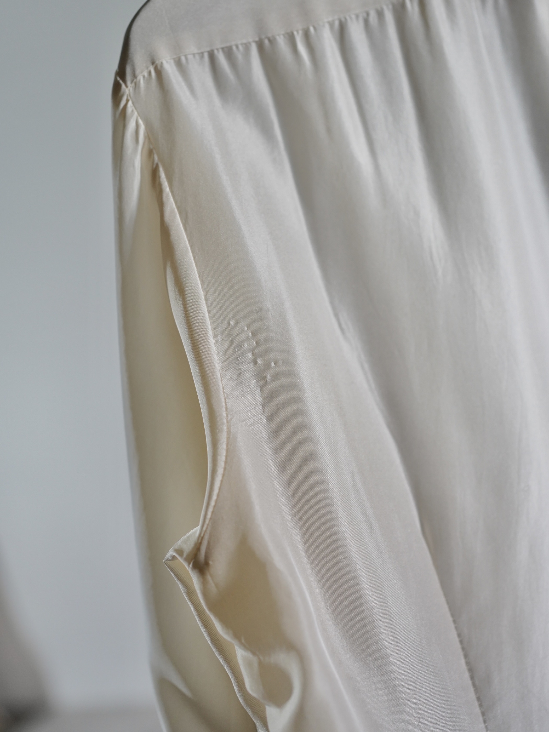 Vintage SAKS FIFTH AVENUE 100% Pure silk satin Dress shirt / Made in Hong Kong