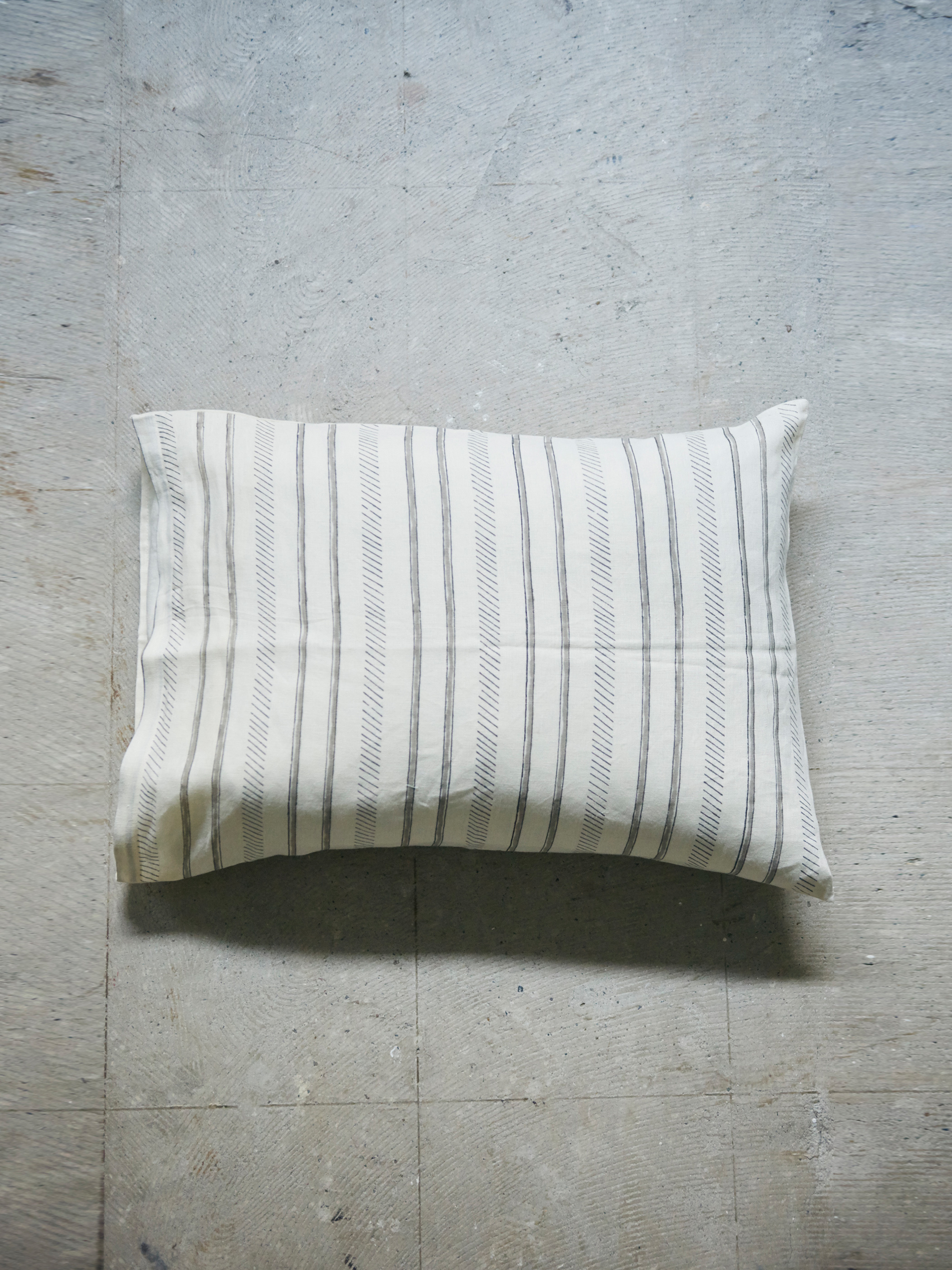Trail Pillow Cover - Ivory -