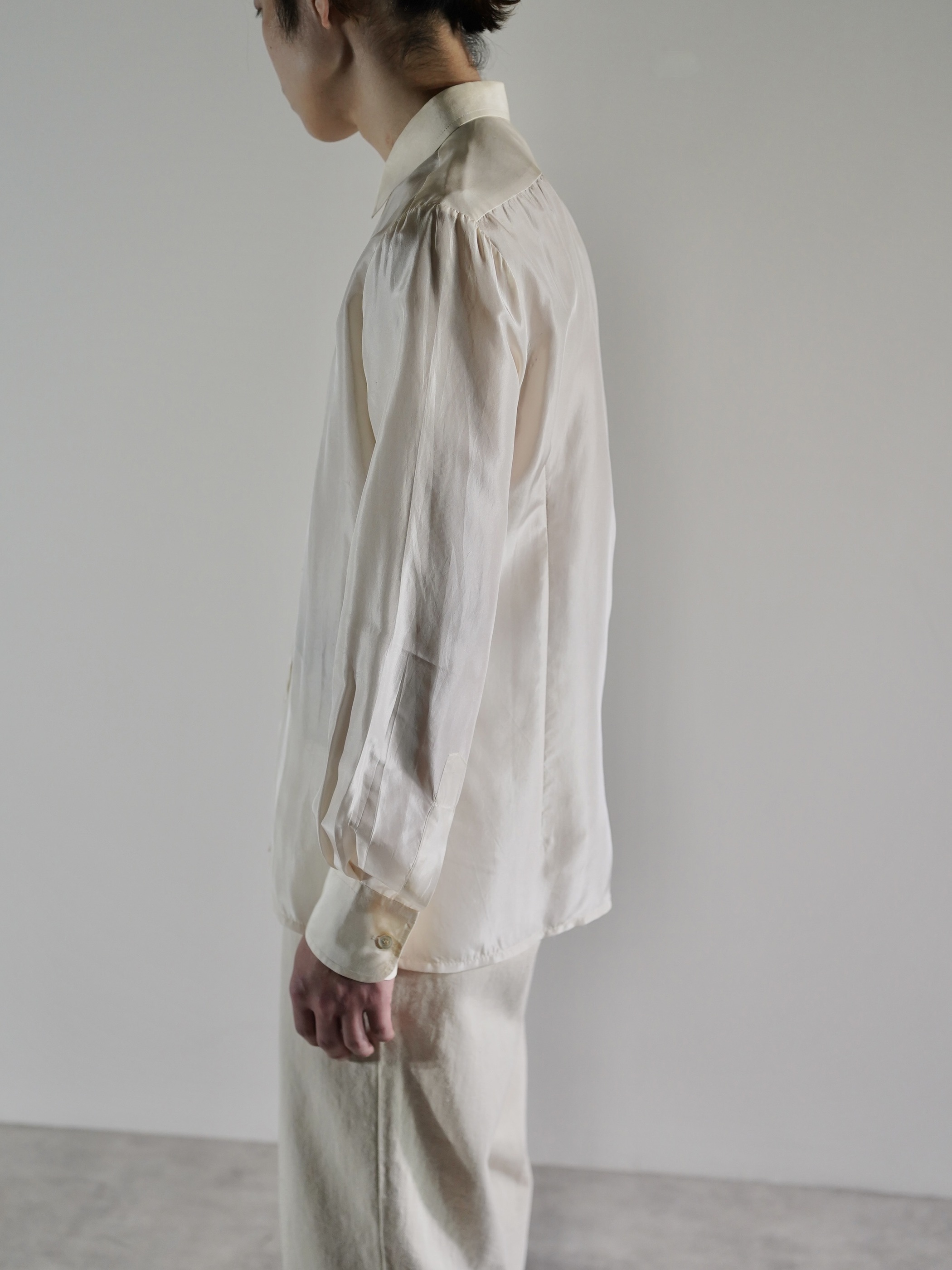 Vintage SAKS FIFTH AVENUE 100% Pure silk satin Dress shirt / Made in Hong Kong